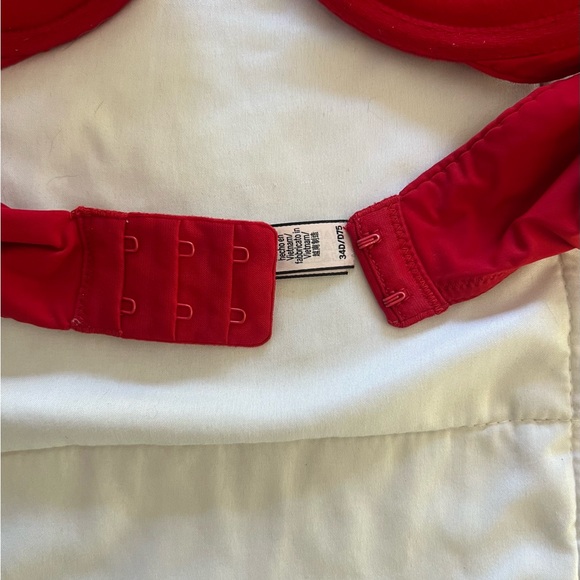 Victoria Secret Bra - Picture 4 of 6